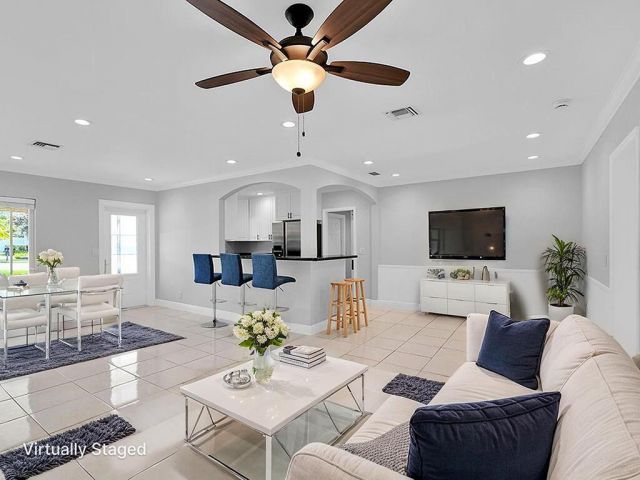 Дом в аренду по адресу 3104 Pierson Drive - фото 6539922