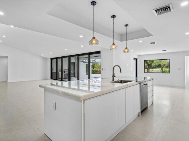 Продажа дома по адресу 16741 Rose Apple Drive - фото 6619987