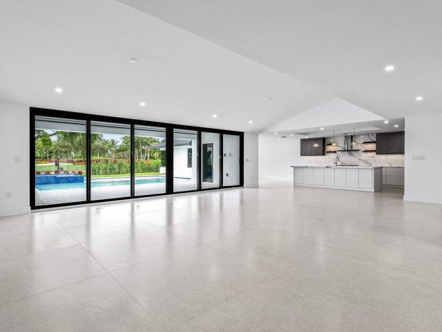 Продажа дома по адресу 16741 Rose Apple Drive - фото 6619992