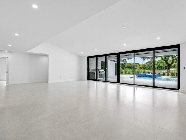 Продажа дома по адресу 16741 Rose Apple Drive - фото 6619995