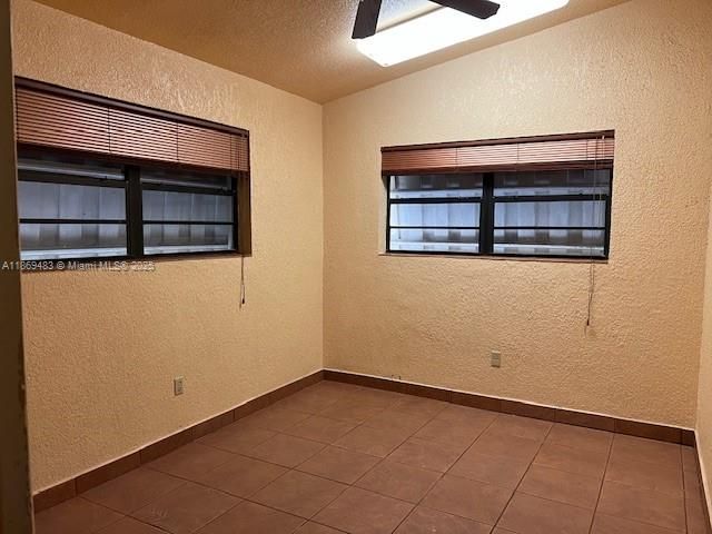 Продажа дома по адресу 620 NW 182nd Ter - фото 7441865