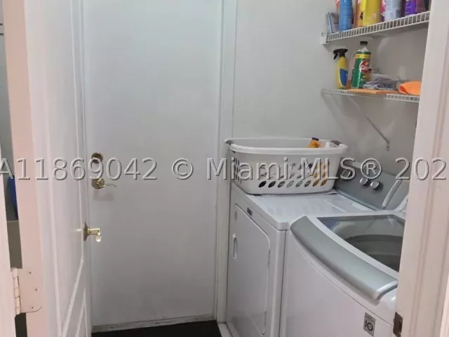 Продажа дома по адресу 16448 SW 67th Ter - фото 9059947