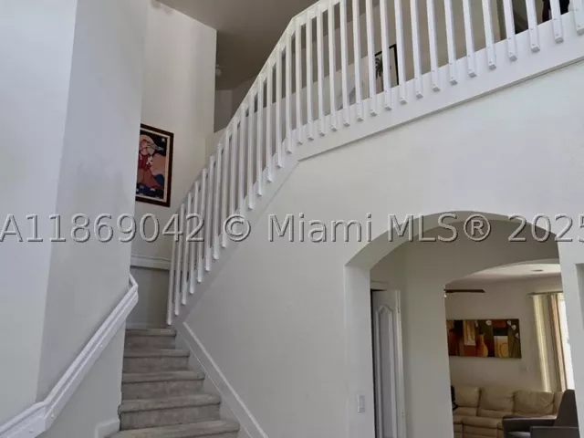 Продажа дома по адресу 16448 SW 67th Ter - фото 9059949