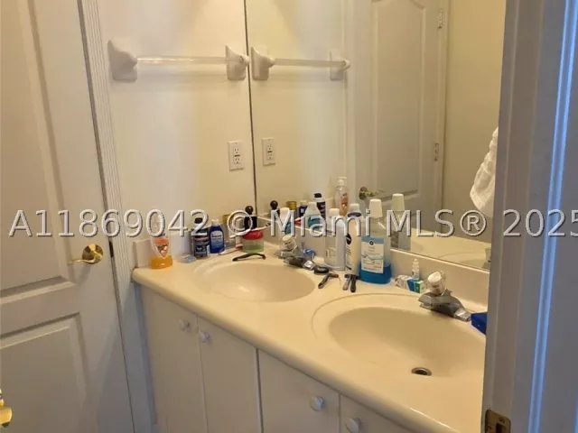 Продажа дома по адресу 16448 SW 67th Ter - фото 9059964