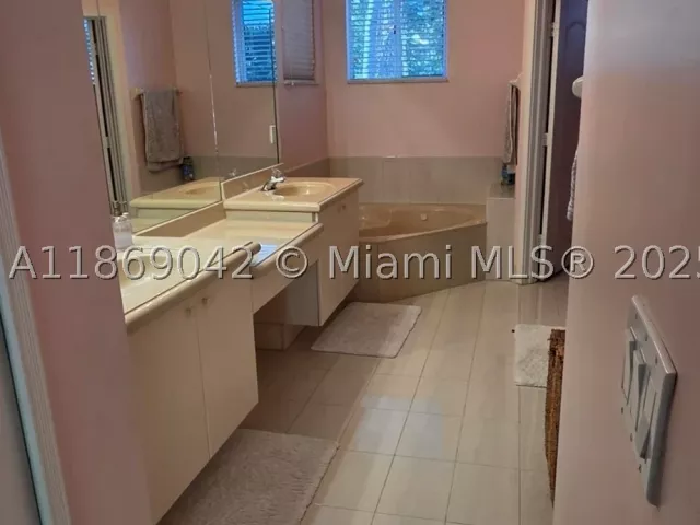 Продажа дома по адресу 16448 SW 67th Ter - фото 9059975