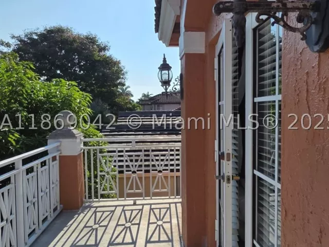 Продажа дома по адресу 16448 SW 67th Ter - фото 9059979