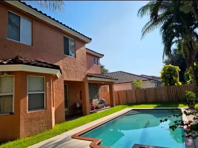 Продажа дома по адресу 16448 SW 67th Ter - фото 9059984