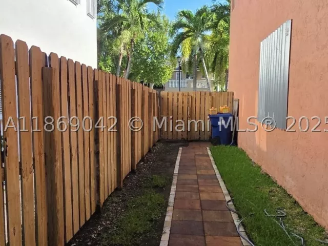 Продажа дома по адресу 16448 SW 67th Ter - фото 9059989