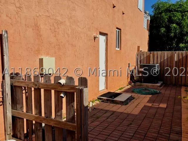 Продажа дома по адресу 16448 SW 67th Ter - фото 9059992