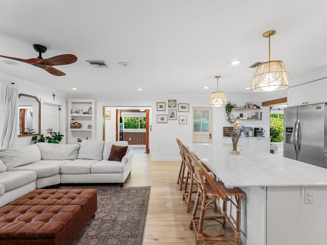 Продажа дома по адресу 499 NE 28th Road - фото 6503378