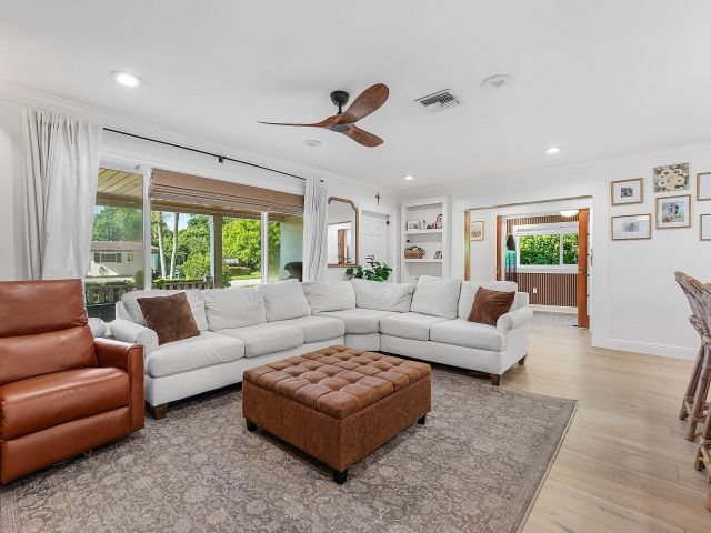 Продажа дома по адресу 499 NE 28th Road - фото 6503386