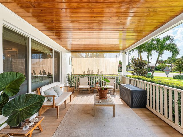 Продажа дома по адресу 499 NE 28th Road - фото 6503389