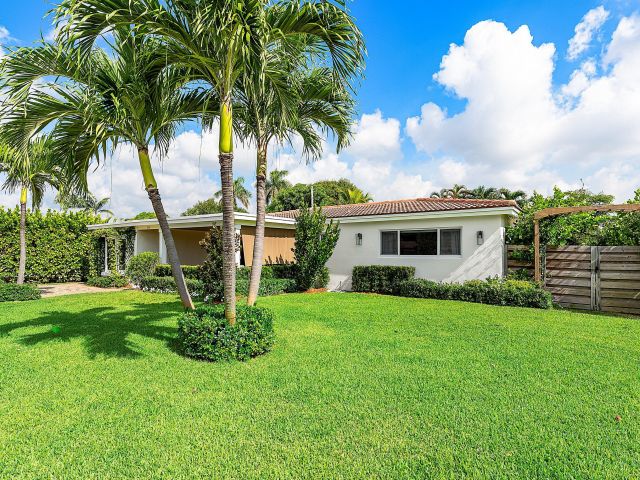 Продажа дома по адресу 499 NE 28th Road - фото 6503391