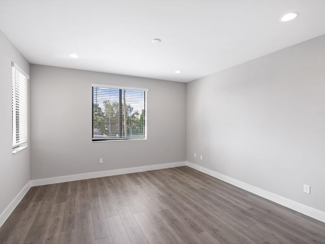 Дом в аренду по адресу 3748 N Lambert Avenue N - фото 6506899