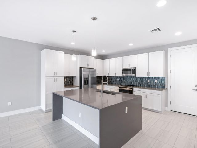 Дом в аренду по адресу 3748 N Lambert Avenue N - фото 6506903