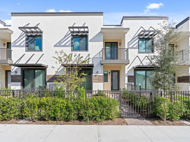 Дом в аренду по адресу 3748 N Lambert Avenue N - фото 6506904