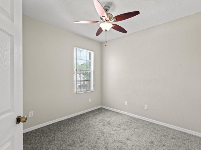 Дом в аренду по адресу 1214 Sweet Violet Court - фото 6713895