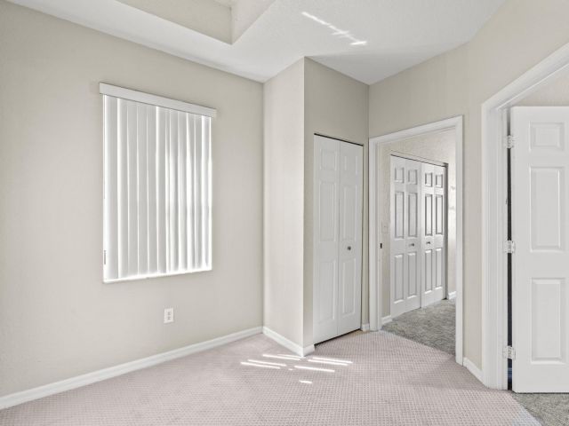 Дом в аренду по адресу 1214 Sweet Violet Court - фото 6713896