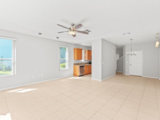 Дом в аренду по адресу 1214 Sweet Violet Court - фото 6713900