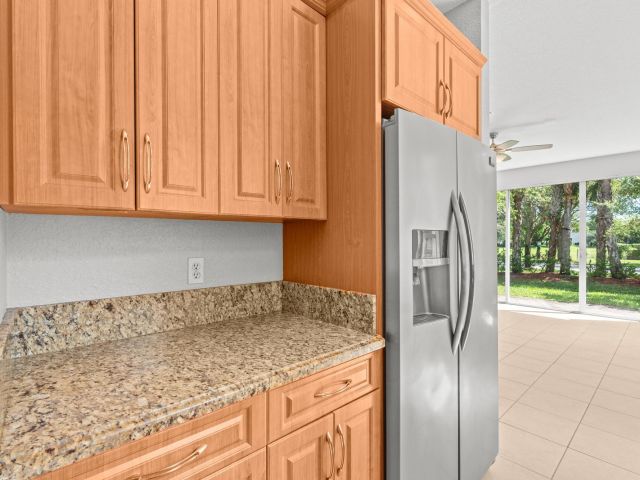 Дом в аренду по адресу 1214 Sweet Violet Court - фото 6713906