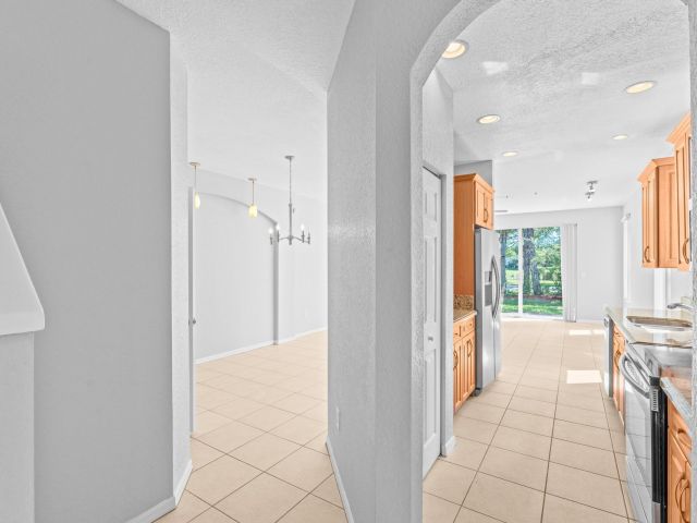 Дом в аренду по адресу 1214 Sweet Violet Court - фото 6713909