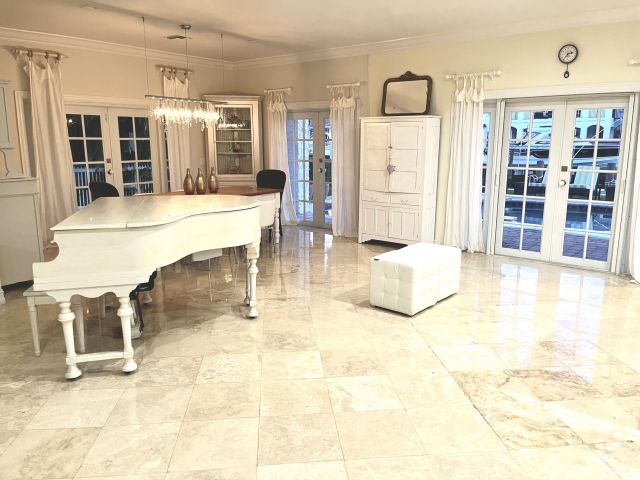 Дом в аренду по адресу 950 Bolender Drive - фото 6513548