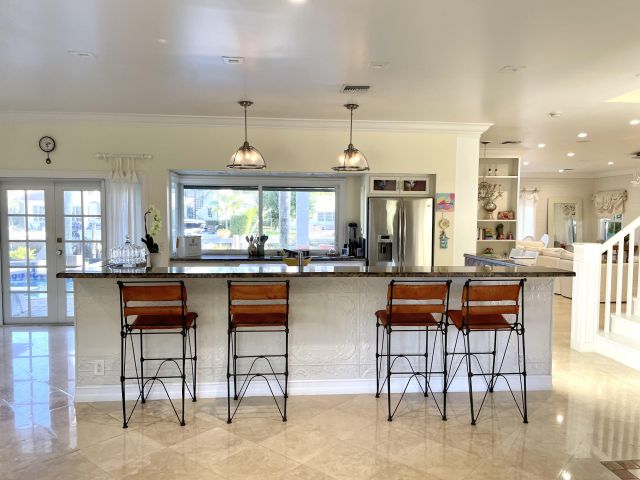 Дом в аренду по адресу 950 Bolender Drive - фото 6513550