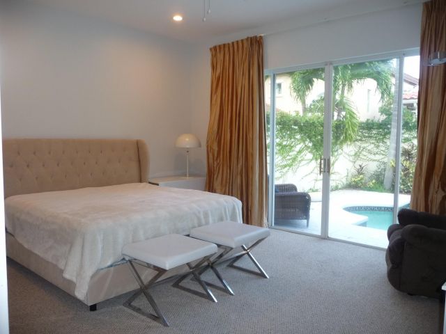 Дом в аренду по адресу 20694 NW 27 Avenue - фото 6535525