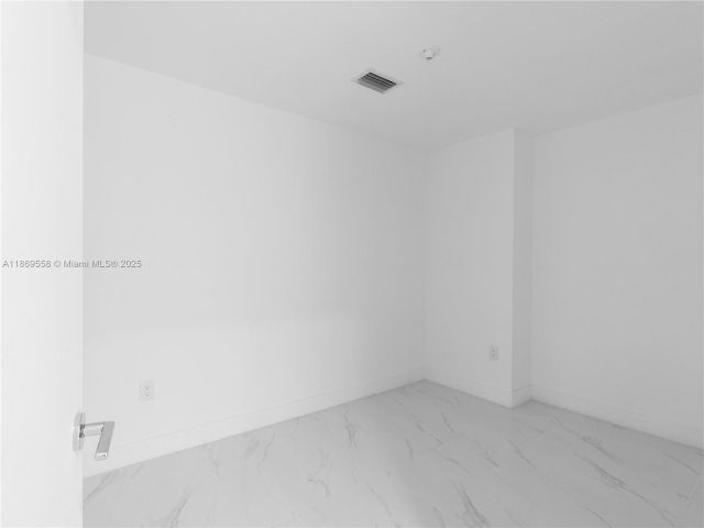 Продажа квартиры #3606 - фото 6488232