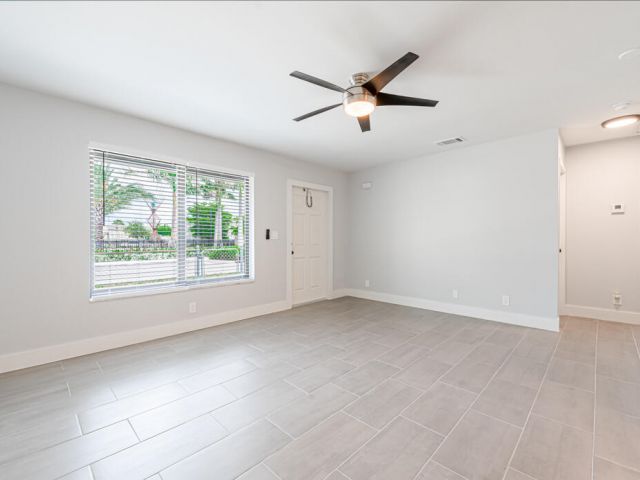 Дом в аренду по адресу 2015 Wilkins Avenue - фото 6629213