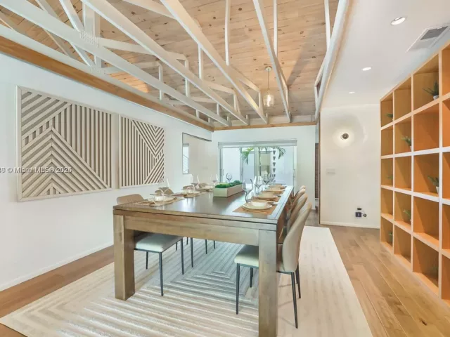 Дом в аренду по адресу 5910 N Bayshore Drive - фото 7404959