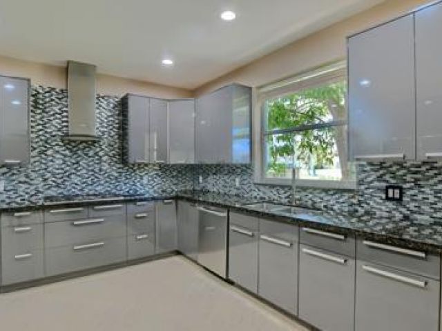 Дом в аренду по адресу 18271 Coral Isles Drive - фото 6514198