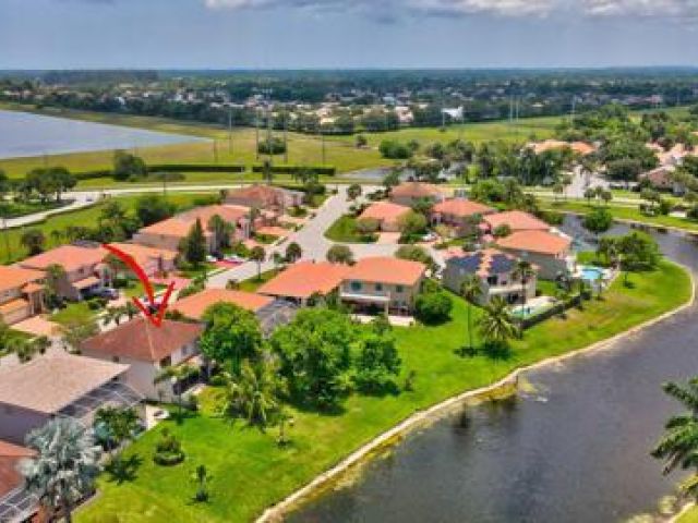 Дом в аренду по адресу 18271 Coral Isles Drive - фото 6514209