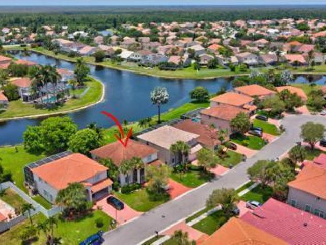 Дом в аренду по адресу 18271 Coral Isles Drive - фото 6514212