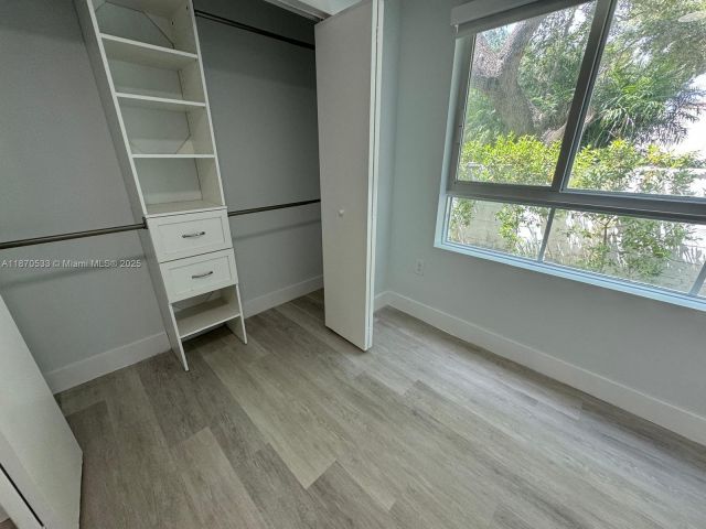 Дом в аренду по адресу 2555 NE 193rd St 2106 - фото 7494393