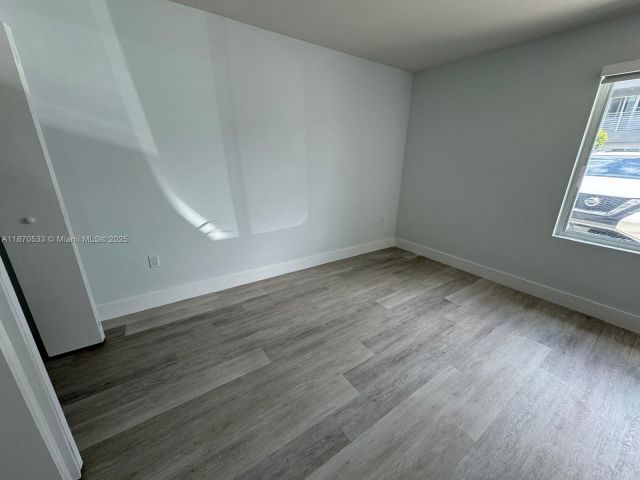 Дом в аренду по адресу 2555 NE 193rd St 2106 - фото 7494398