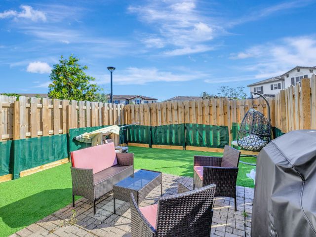 Дом в аренду по адресу 12227 NW 23rd Path - фото 6506125