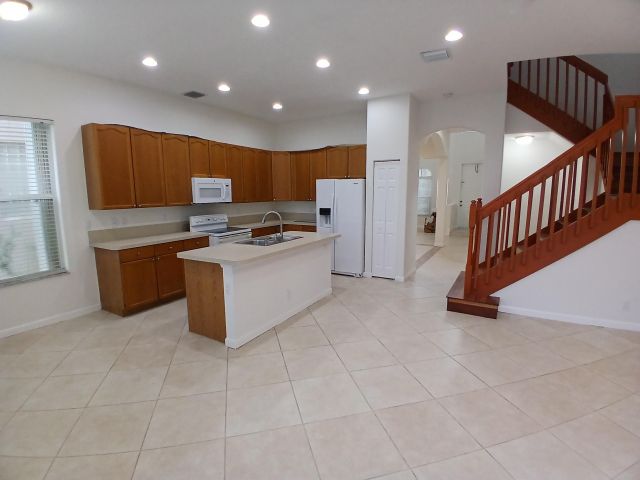 Дом в аренду по адресу 1171 W Magnolia Circle - фото 6540061