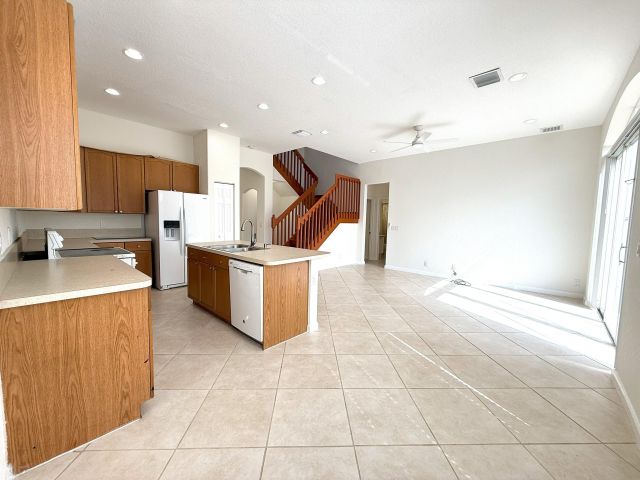 Дом в аренду по адресу 1171 W Magnolia Circle - фото 6540067