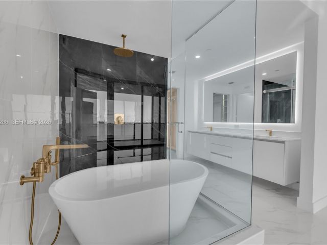 Продажа квартиры #1407 - фото 6874699