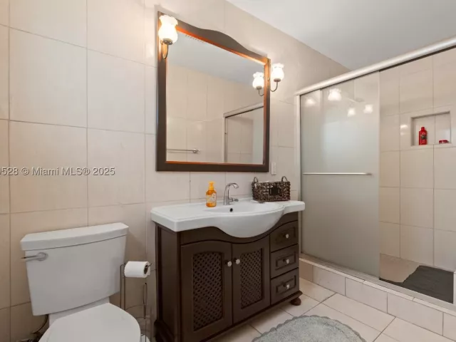 Продажа дома по адресу 6539 SW 84 Ave - фото 7946859