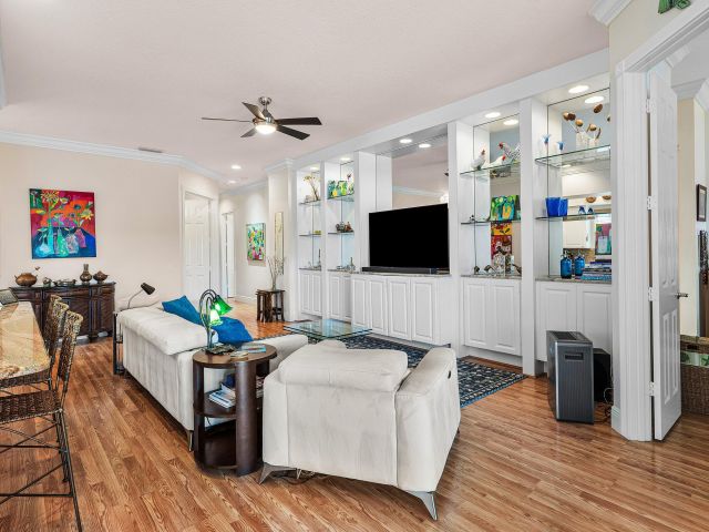 Продажа дома по адресу 2053 Valencia Drive - фото 6533261