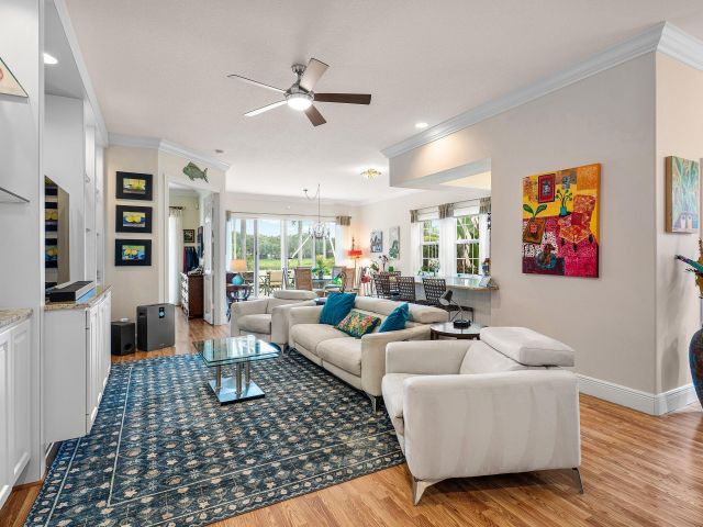 Продажа дома по адресу 2053 Valencia Drive - фото 6533262