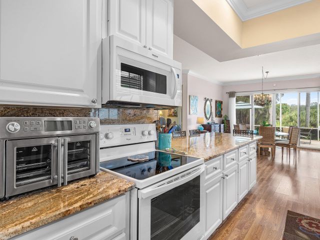 Продажа дома по адресу 2053 Valencia Drive - фото 6533265