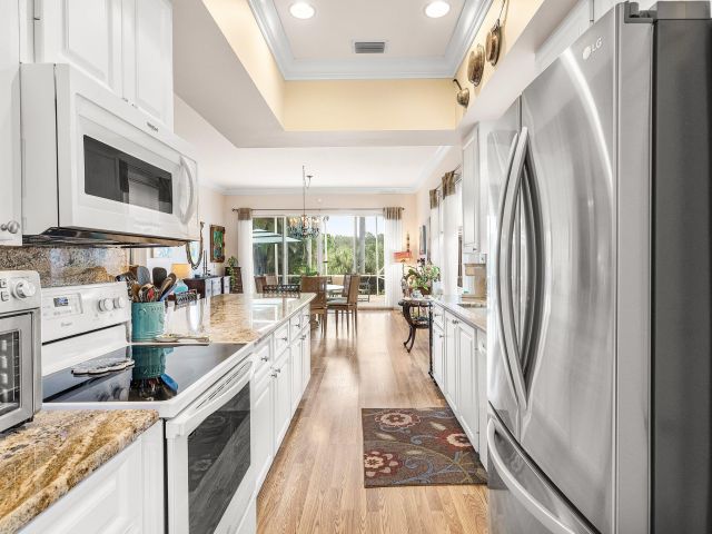 Продажа дома по адресу 2053 Valencia Drive - фото 6533266