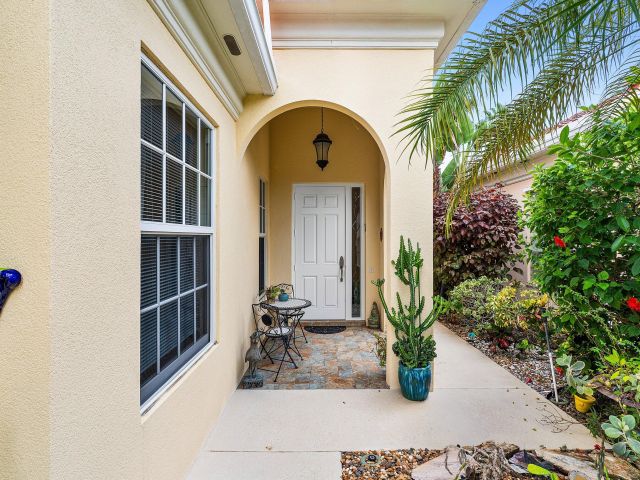 Продажа дома по адресу 2053 Valencia Drive - фото 6533272