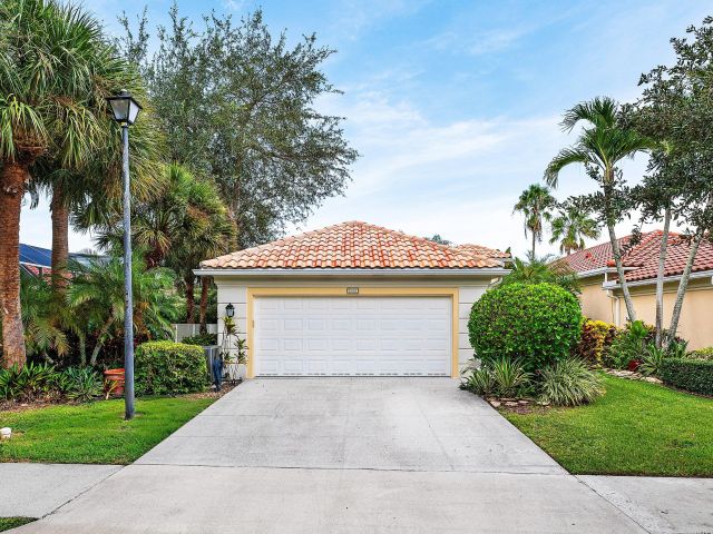 Продажа дома по адресу 2053 Valencia Drive - фото 6533276