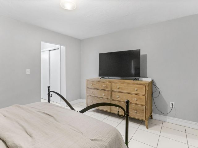 Продажа дома по адресу 1701 NE 63rd Court - фото 6489807