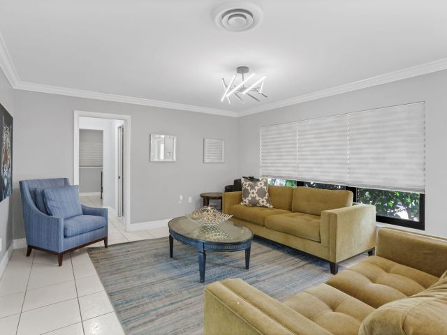 Продажа дома по адресу 1701 NE 63rd Court - фото 6489811