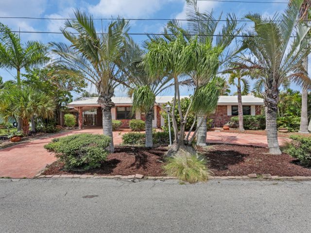 Продажа дома по адресу 1701 NE 63rd Court - фото 6489823